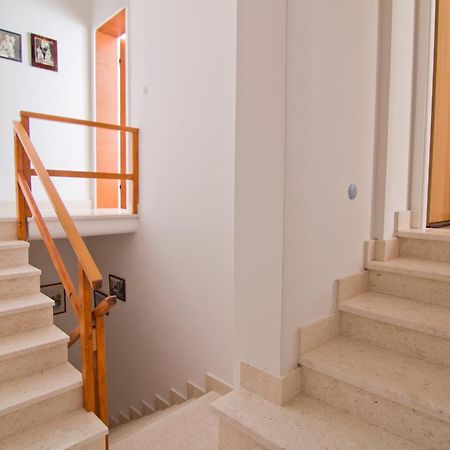 Apartments Donika Komiza Exterior photo
