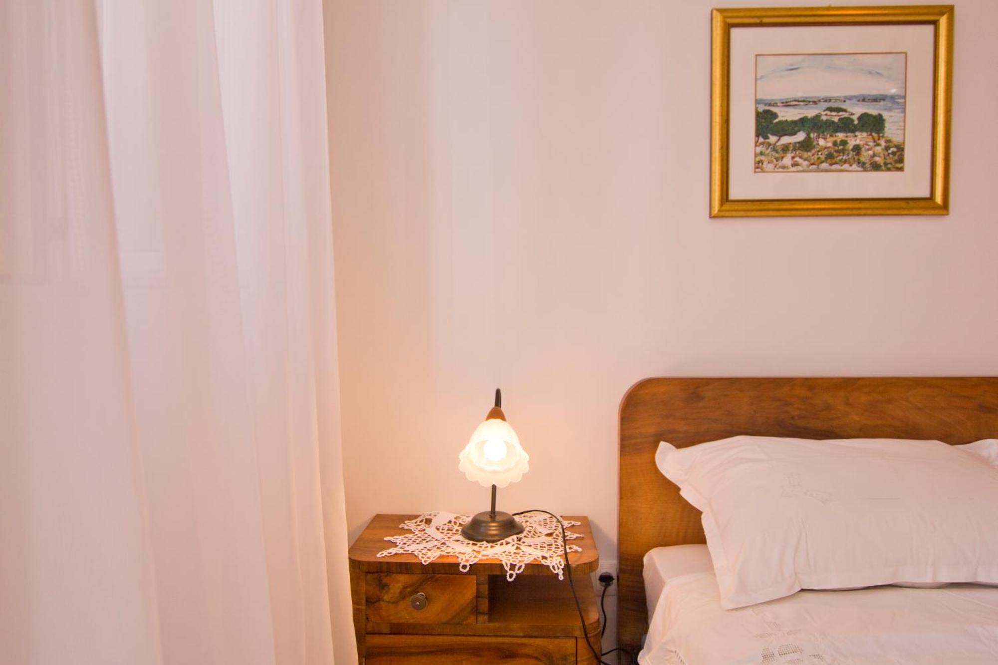Apartments Donika Komiza Room photo